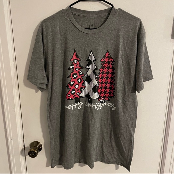 New Christmas Tee - Picture 1 of 4